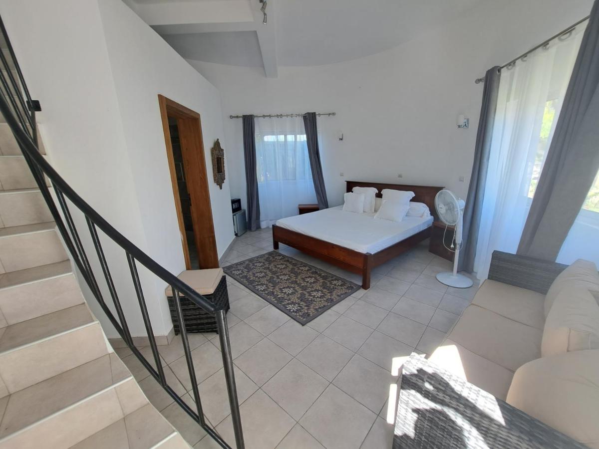 Aux 2 Metis Hotel Toliara Exterior foto